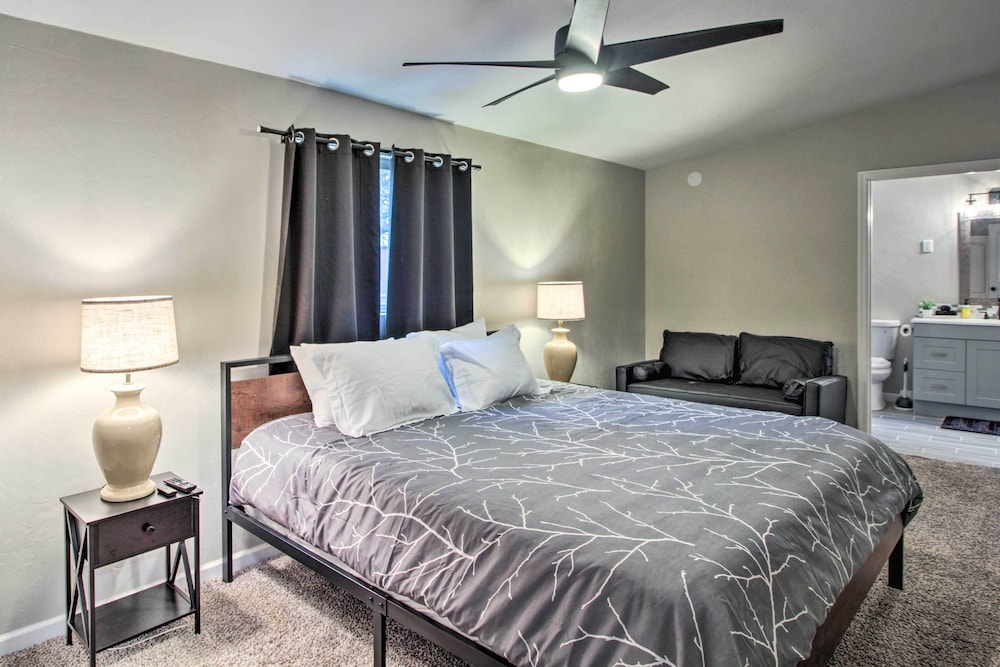 Charming Home ~ 7 Mi to Downtown Tucson!