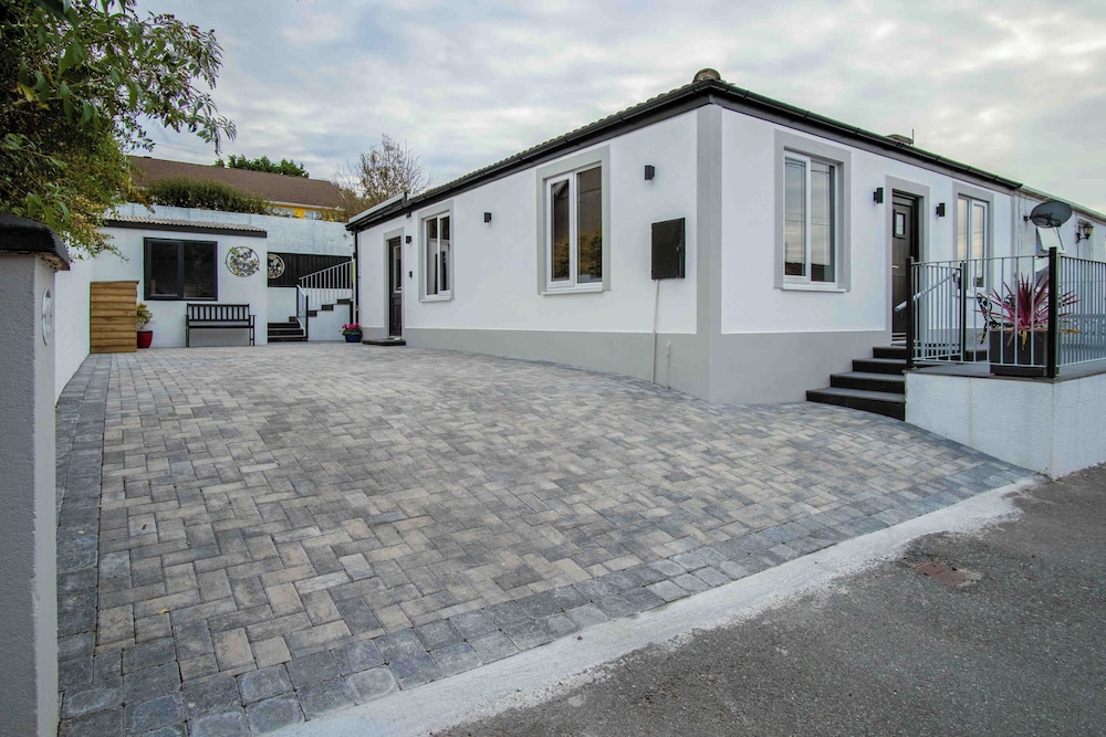 Wiston Street - 2 Bedroom Holiday Home - Pembroke