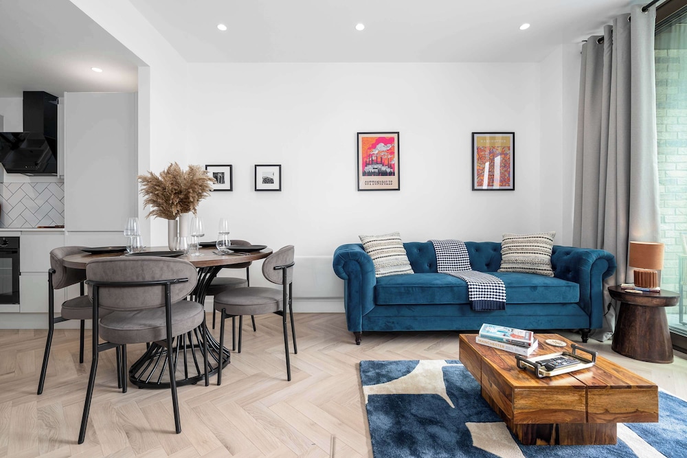 Cottonopolis Suite With 1 Bedrooms and 1 Bathrooms