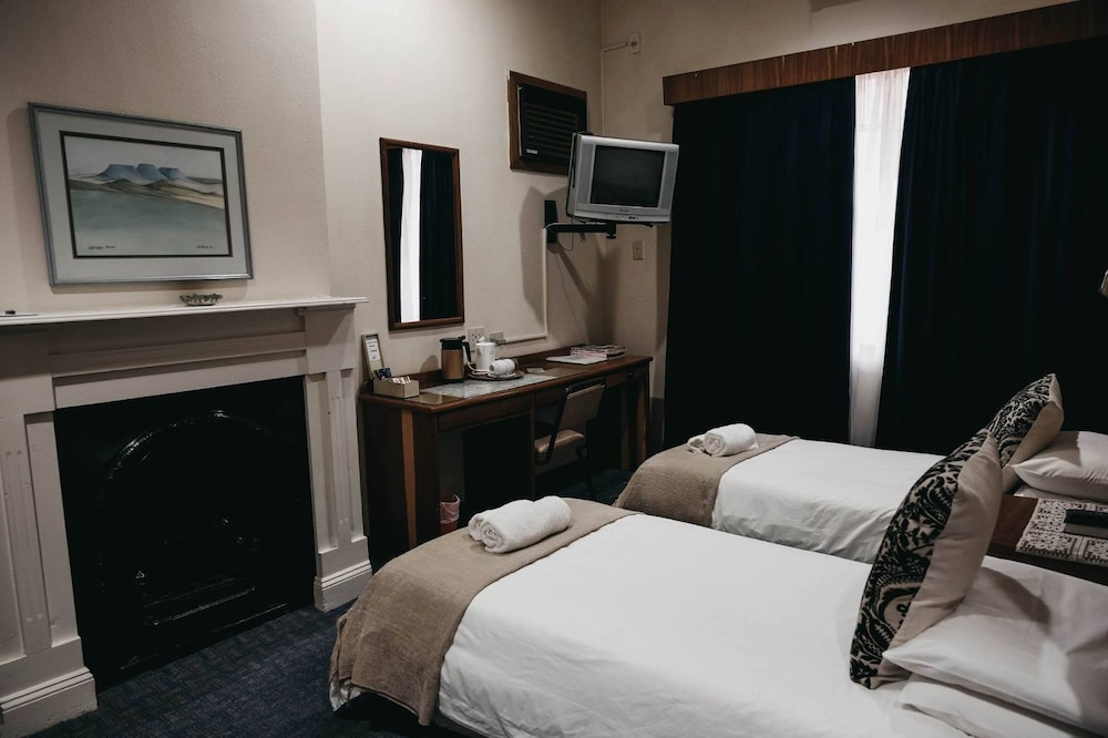 Karoo Country Inn Hotel