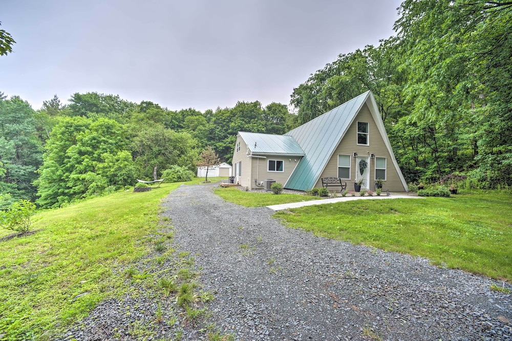 A-frame Cabin w/ Hot Tub: 5 Mi to Waterford! view 2
