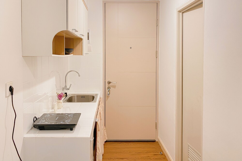 Nice Comfort Studio At Tokyo Riverside Pik 2 Apartment