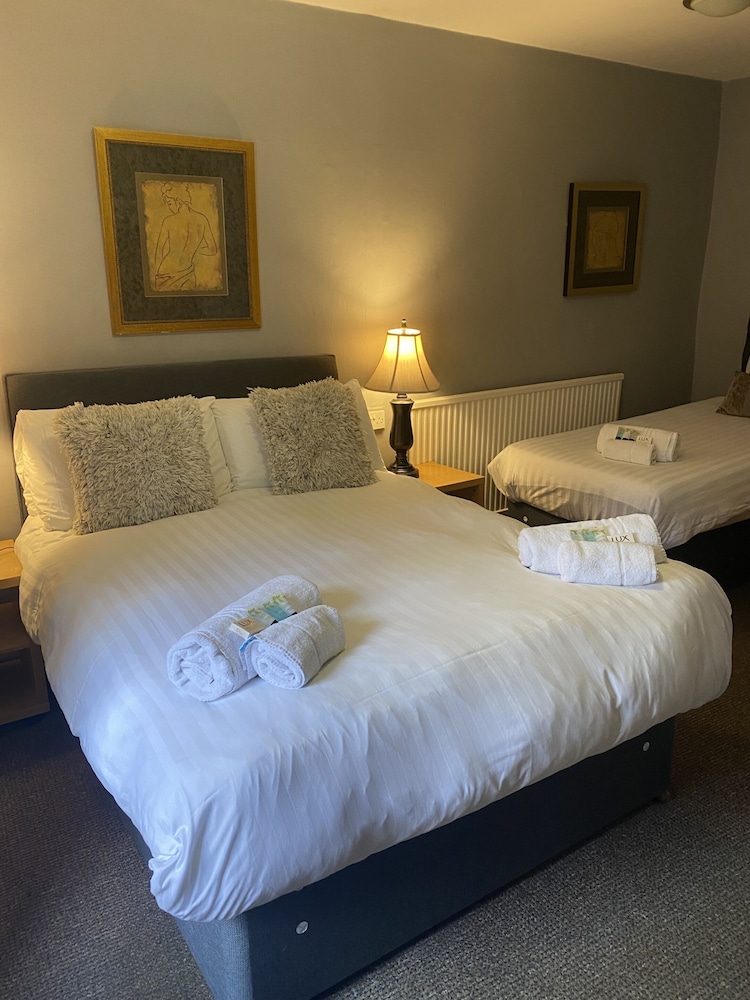 Turf Hotel