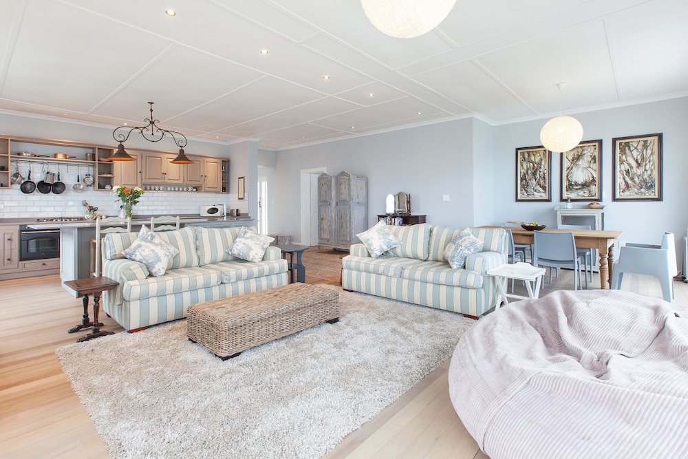 The Cove - Superior 3 Bedroom Villa
