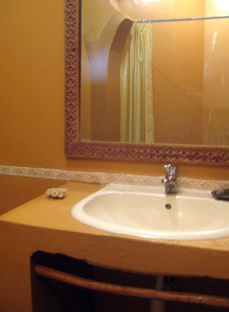 Casa Umoja Guesthouse