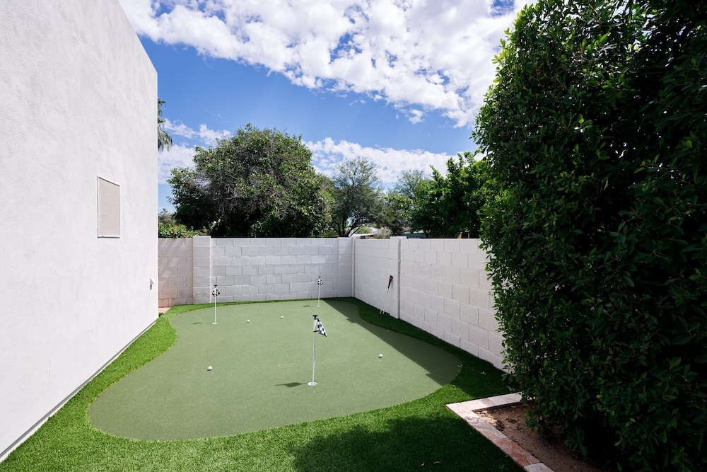 Luxe- Zephyr -pool - Putting Green - Tons of Games
