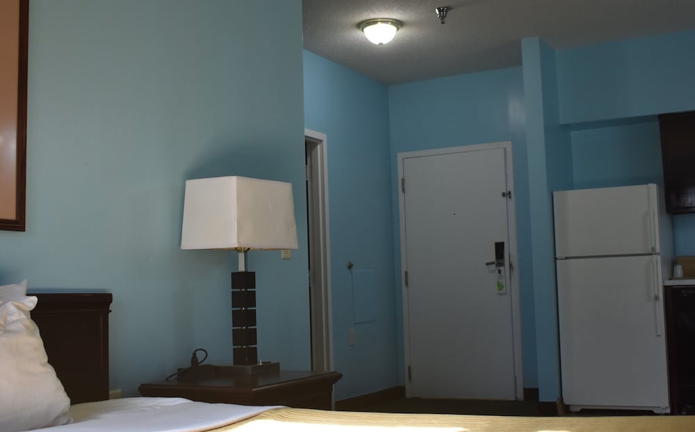 GUEST COTTAGES & SUITES