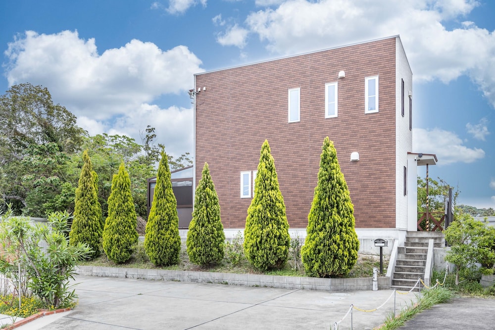 Shirahama House