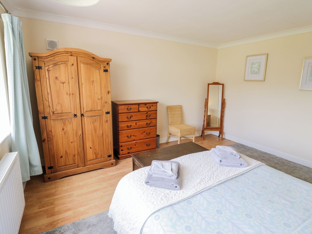Lynsted Lodge view 4