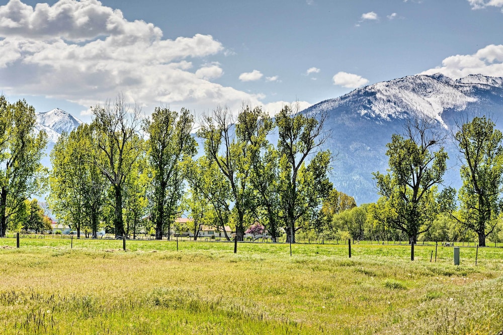 Bitterroot Mountain Views: Montana Family Home!