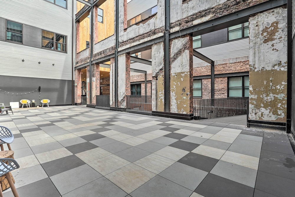Modern Downtown Birmingham Condo w/ Rooftop Access view 2