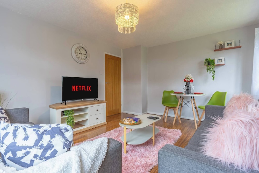 Sleek and Cozy 1BR Resorts World Nearby