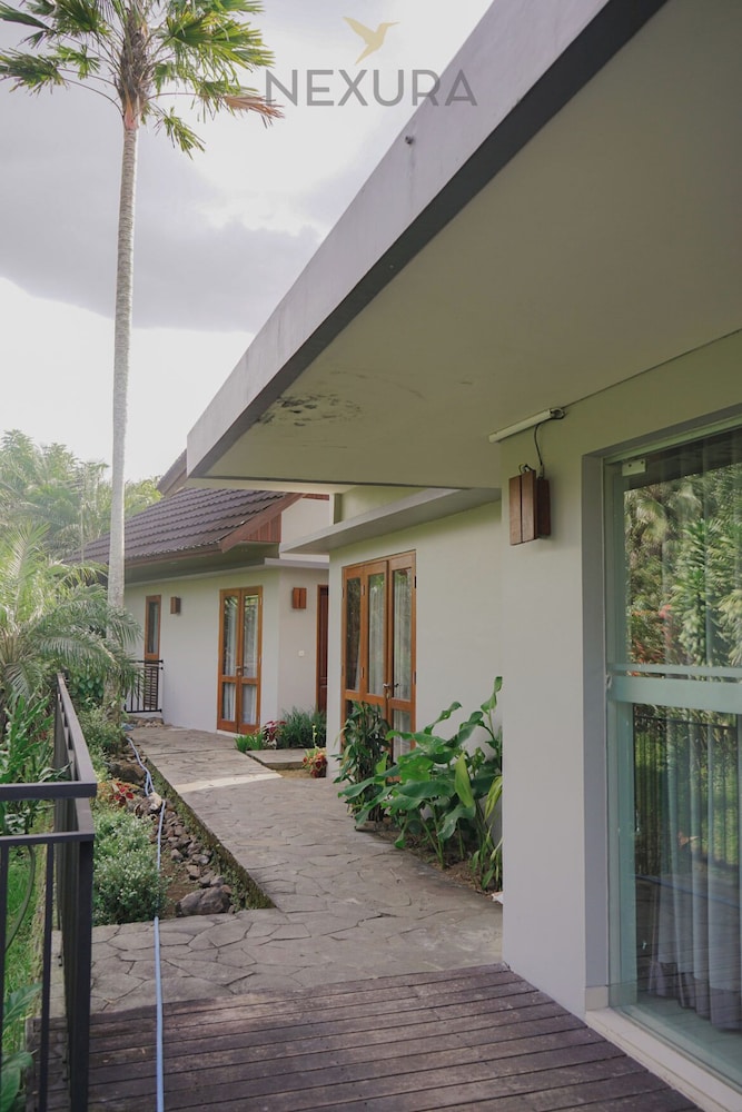 Jambu Klutuk Resort