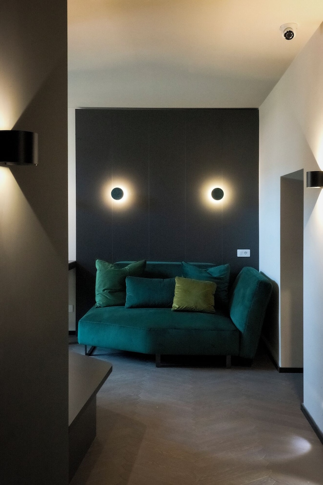 Colonna Collection