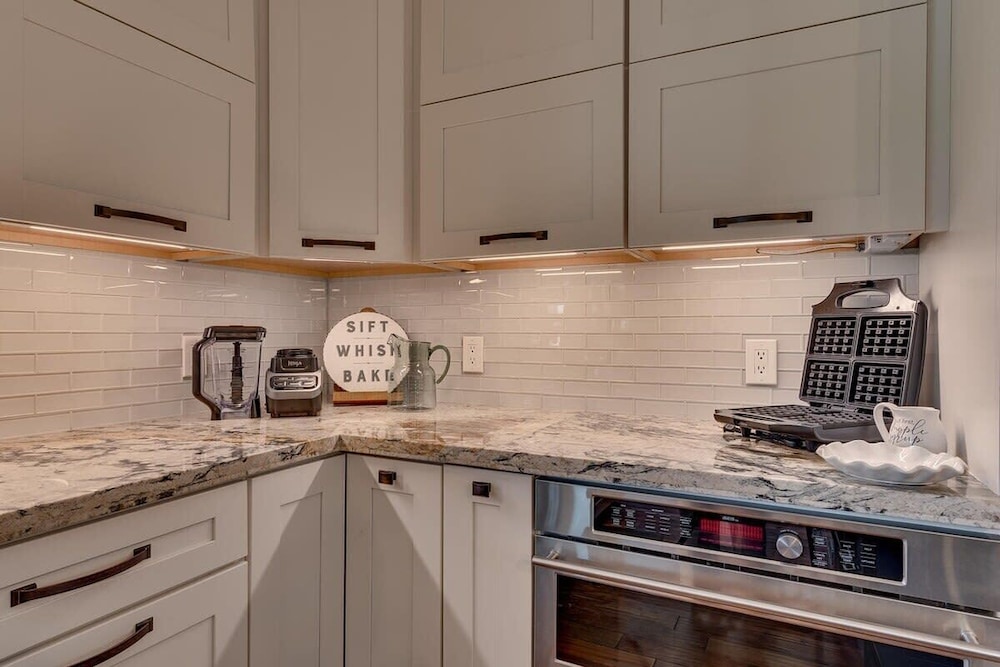 @ Marbella Lane - Eccentric 4BR Modern Ranch Home
