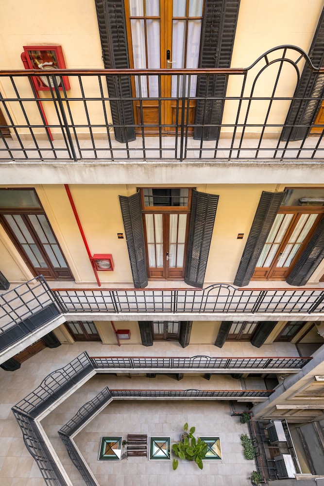 Milhouse Avenue - Hostel