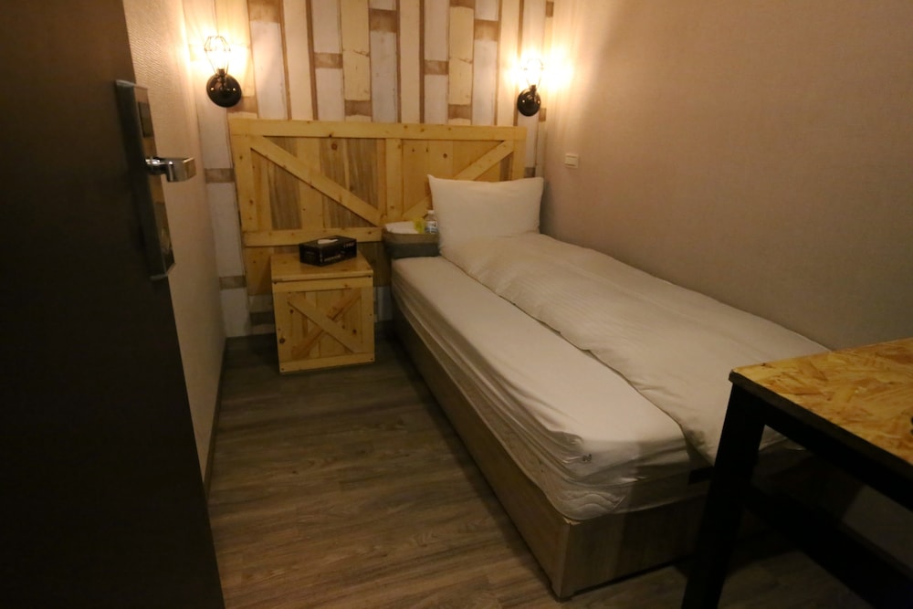 Nys Loft Hotel - Hostel