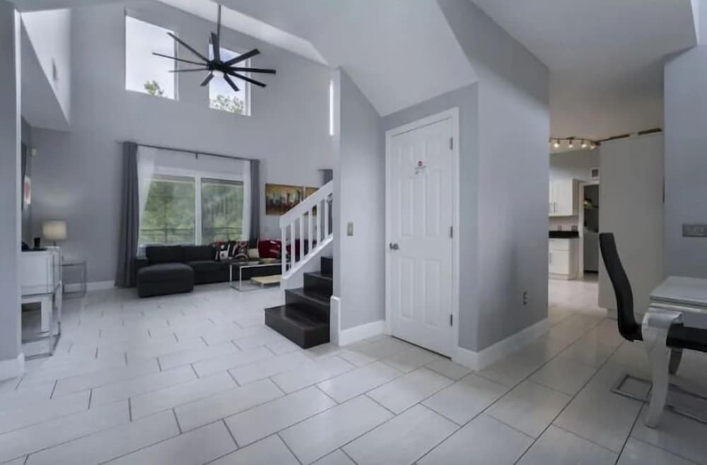 6Br Retreat W/ South Pool, Spa & Game Room Fun