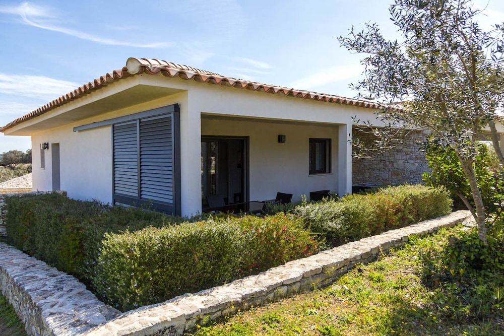 Hotel L'Albitru - Image 1