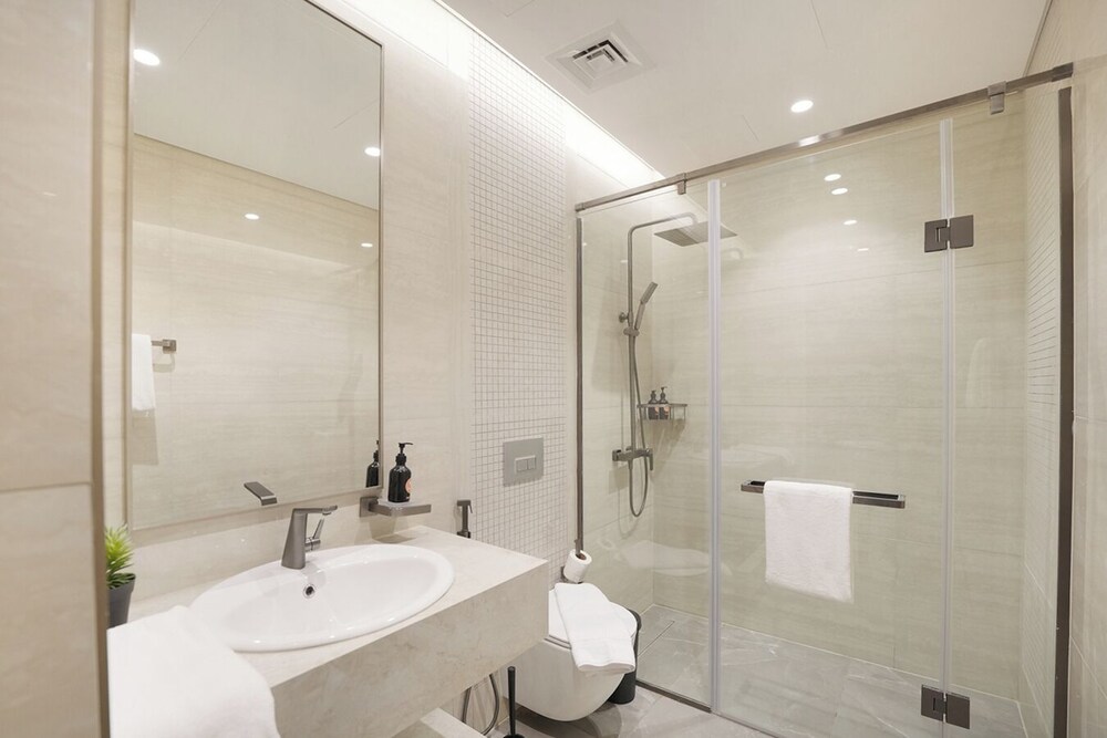 Easygo -exclusive 1BR in Business Bay