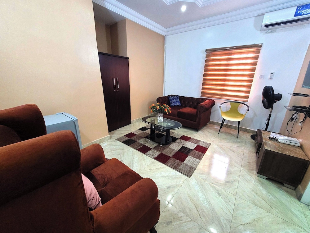 ROSSY'S APARTMENTS