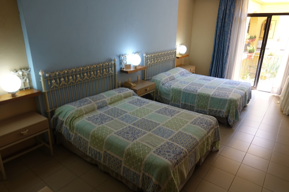 Colima Vacations - Hotel America Colima - Property Image 1