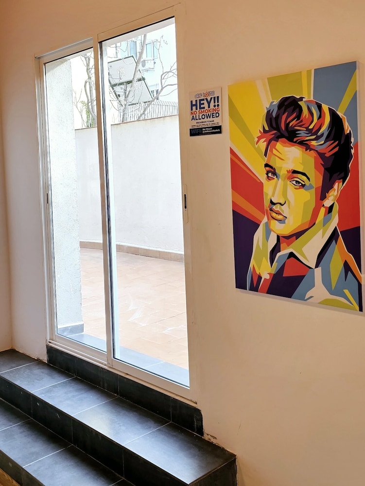 Arc House Pop Art view 4