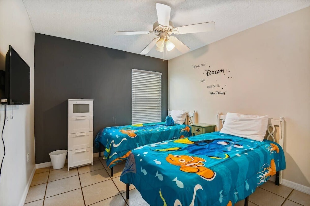 4BR Lake Berkley Home w/ Private Pool