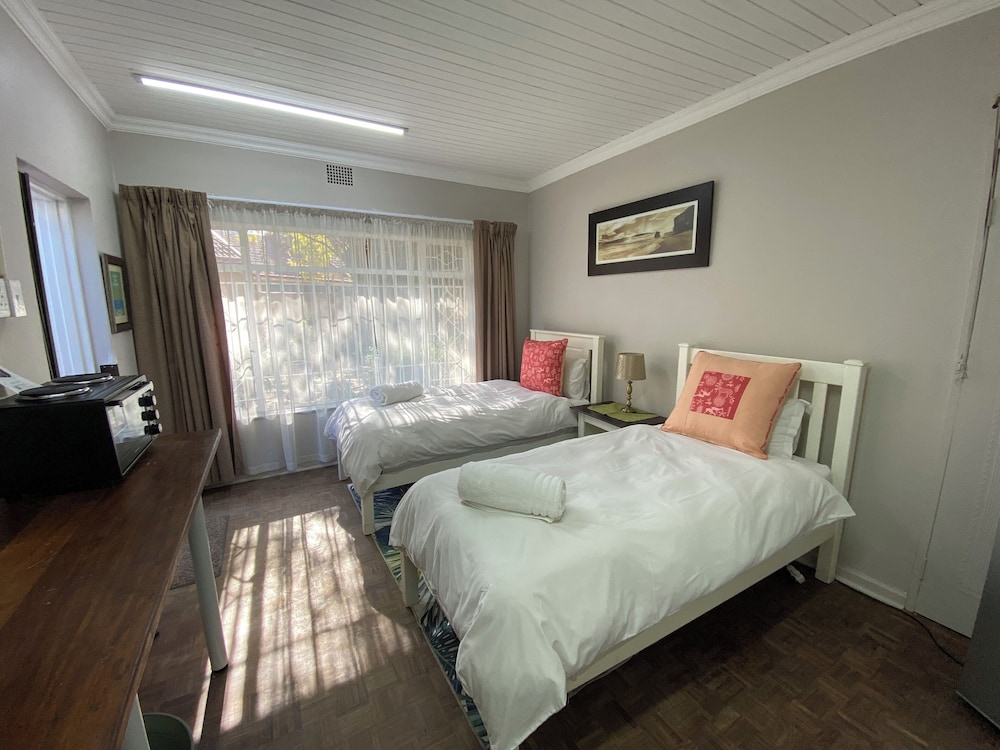 Madison House & Cottages