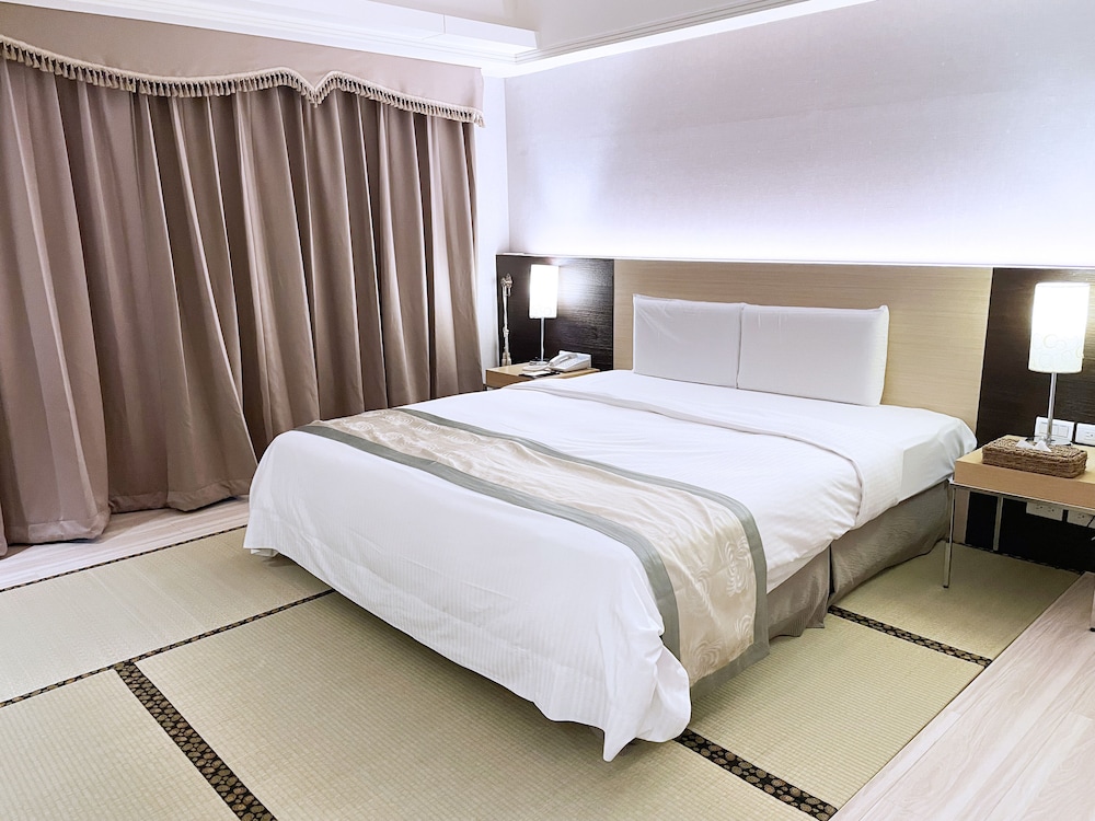 Hoya Hot Springs Resort & Spa