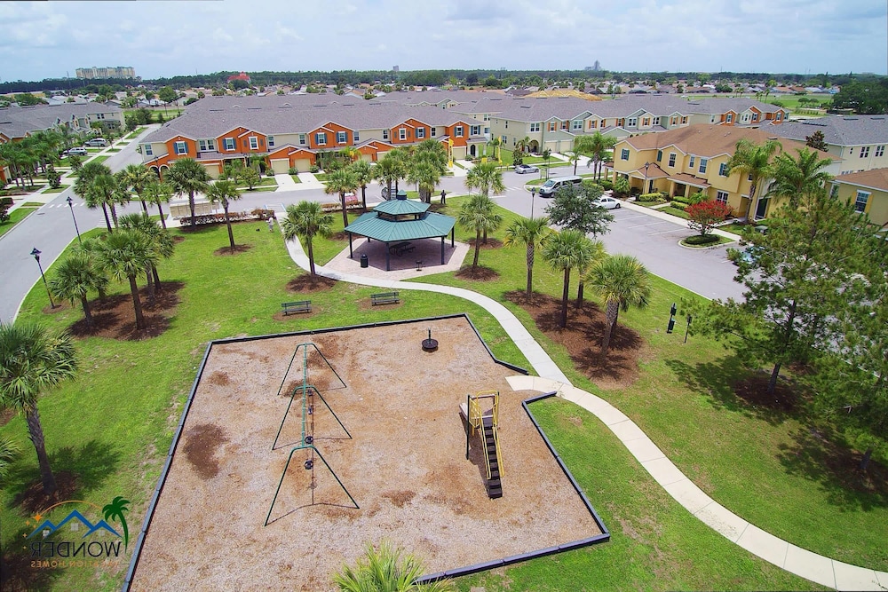 Resort-style 4BR Home Gated Community Near Disney