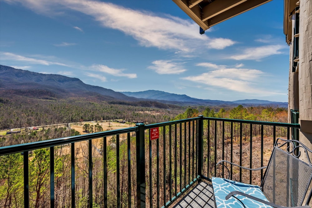 Sleeps 4-mountain Views-indoor Pool Sauna