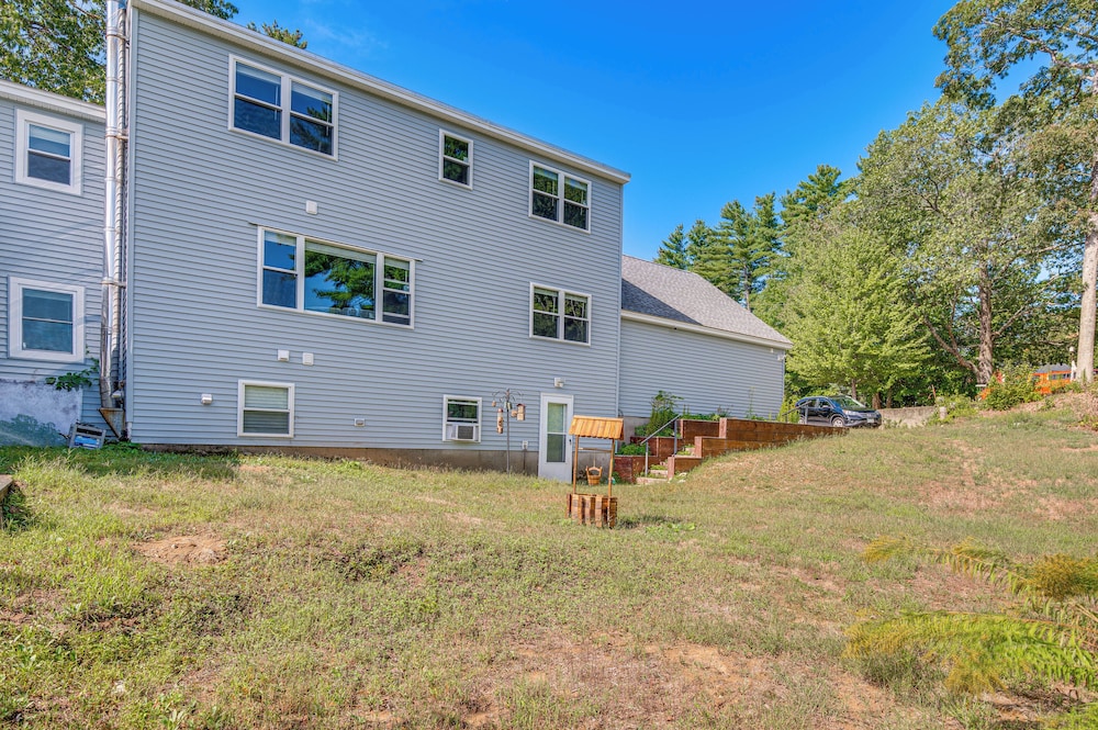 Golf, Hike & Explore: Family Home in Pembroke!