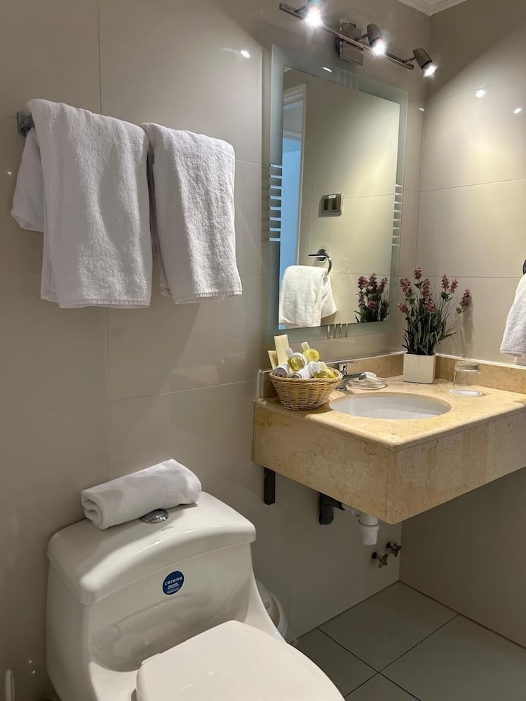 Orly Suites ll