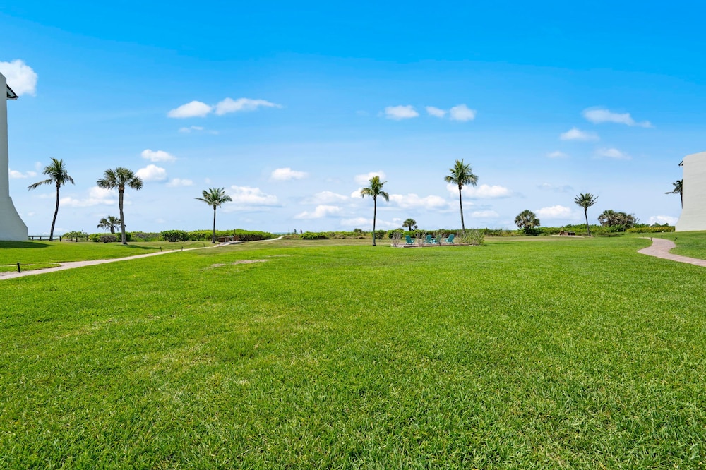 Loggerhead Cay 472 - Beach Front Pet-friendly