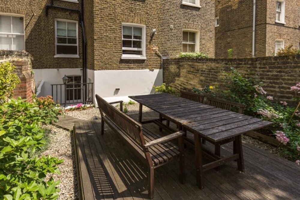 outdoor bbq area
