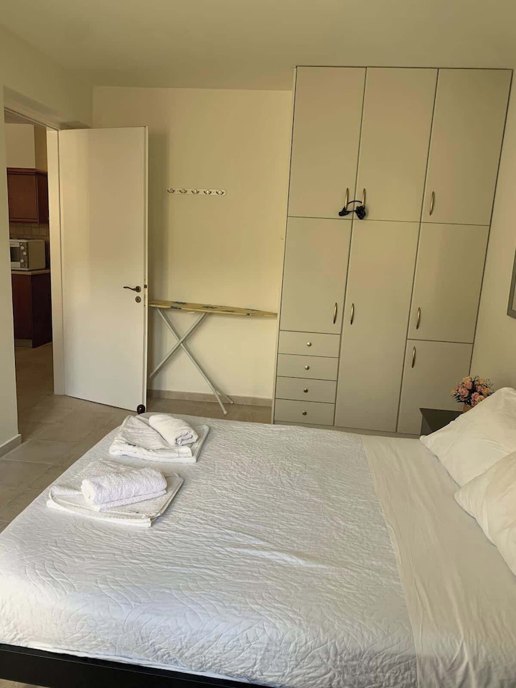 Cassiopeia 5 BR Villa on beach with pool