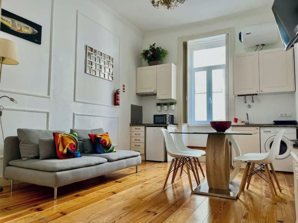 2 Bedroom Apartment Located Heart of Lisbon City