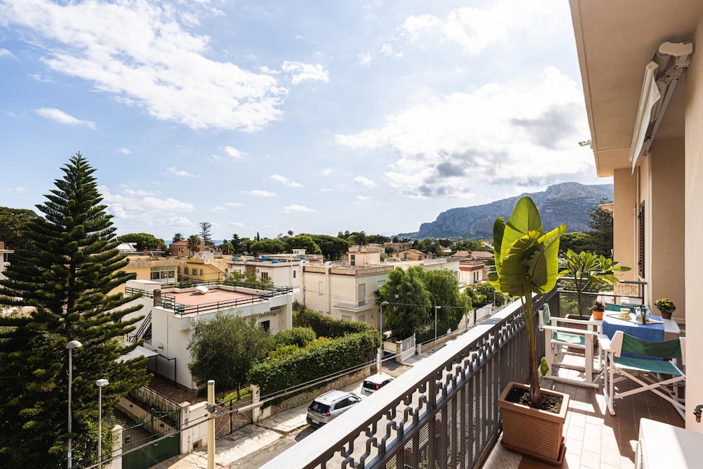 Olga s Apartment in Mondello by Wonderful Italy