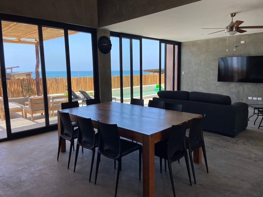La Morada Punta Sal - Casa de playa frente al mar.
