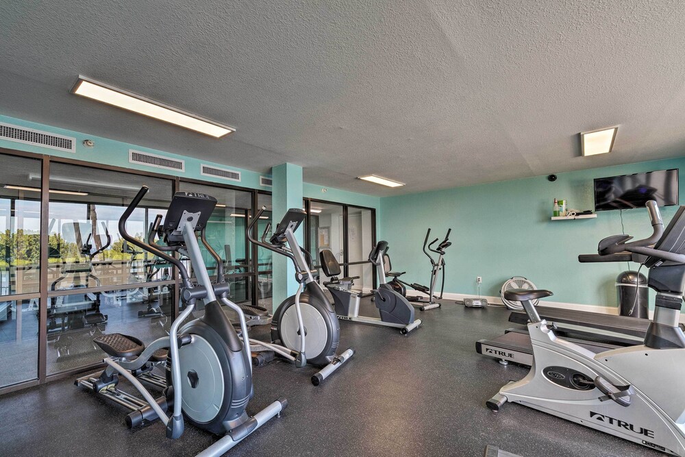 Gulf-view Condo in Hudson: Perfect for Snowbirds!