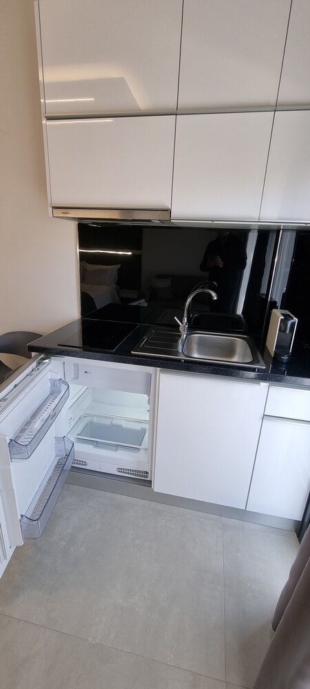 LUXSUITES