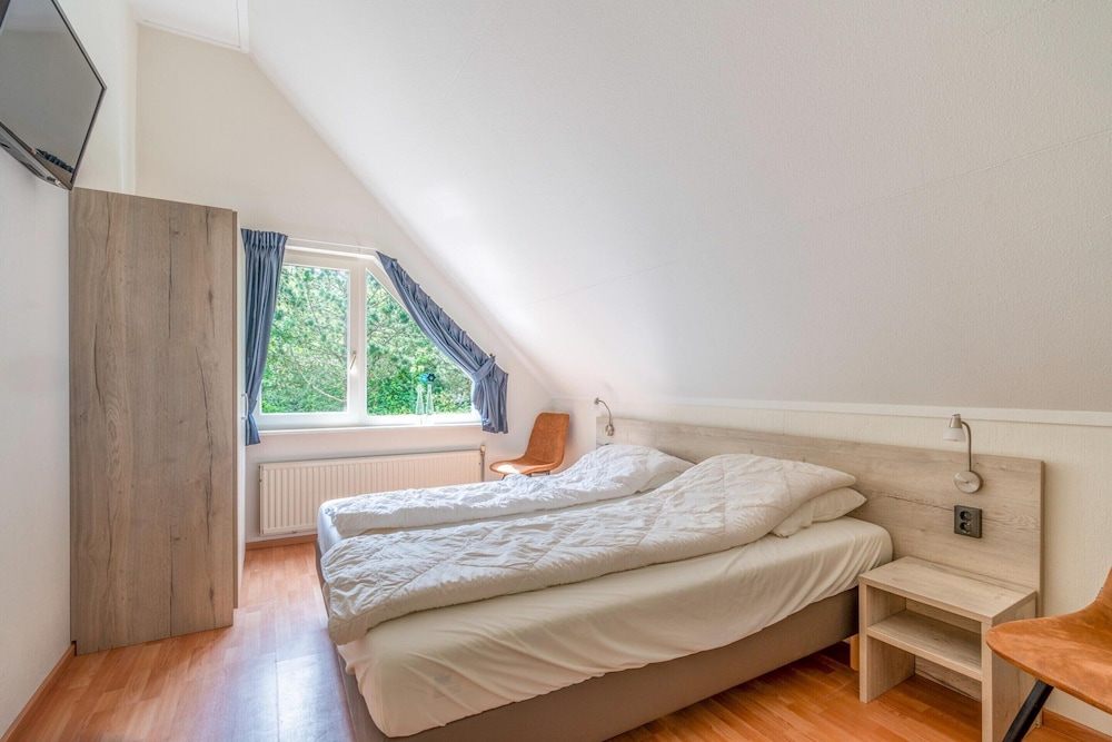 Charming Villa With Sauna and South-facing Garden