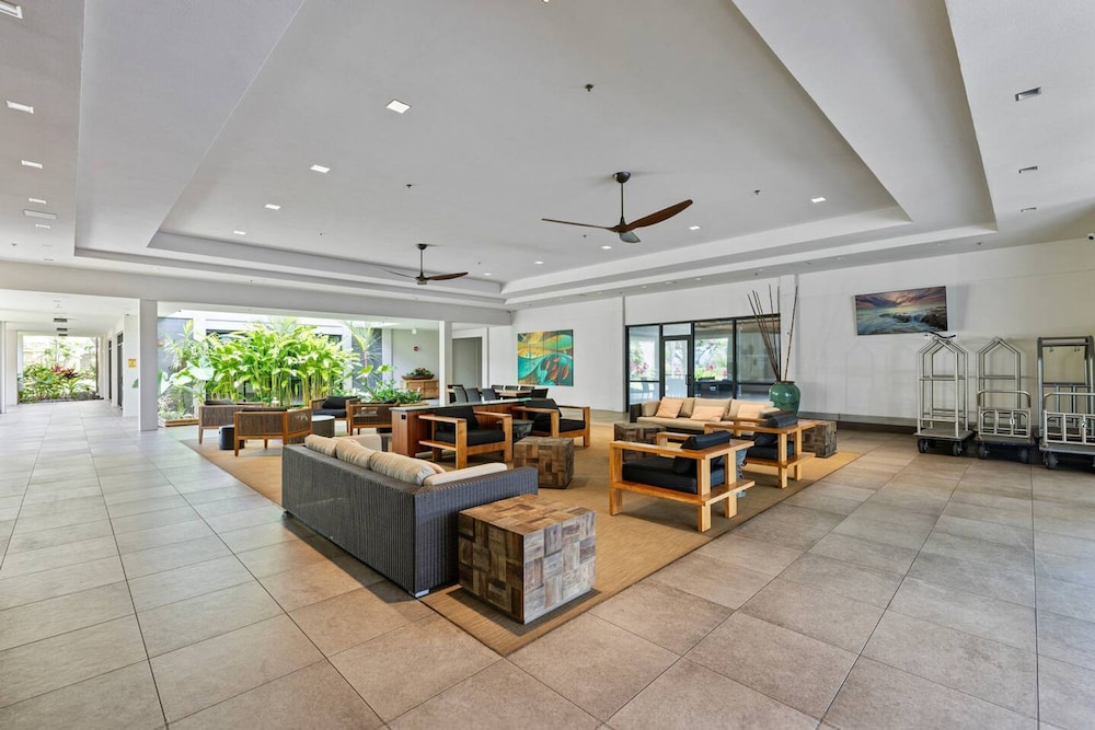 Ocean Views Luxury Amenities Beachfront Retreat