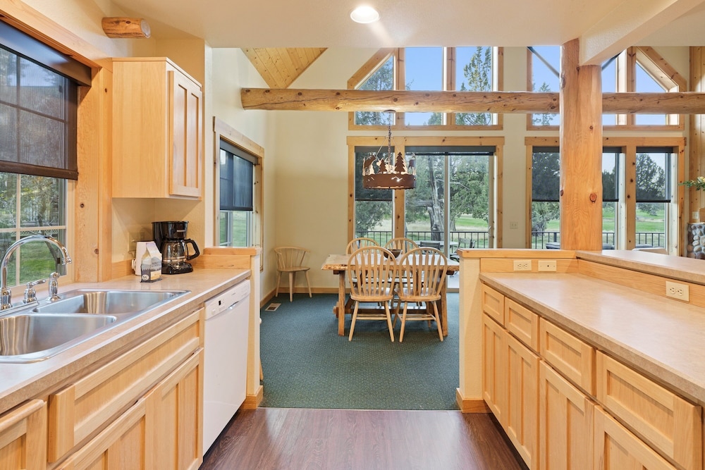 Red Wing Nest 3 Bedroom Home