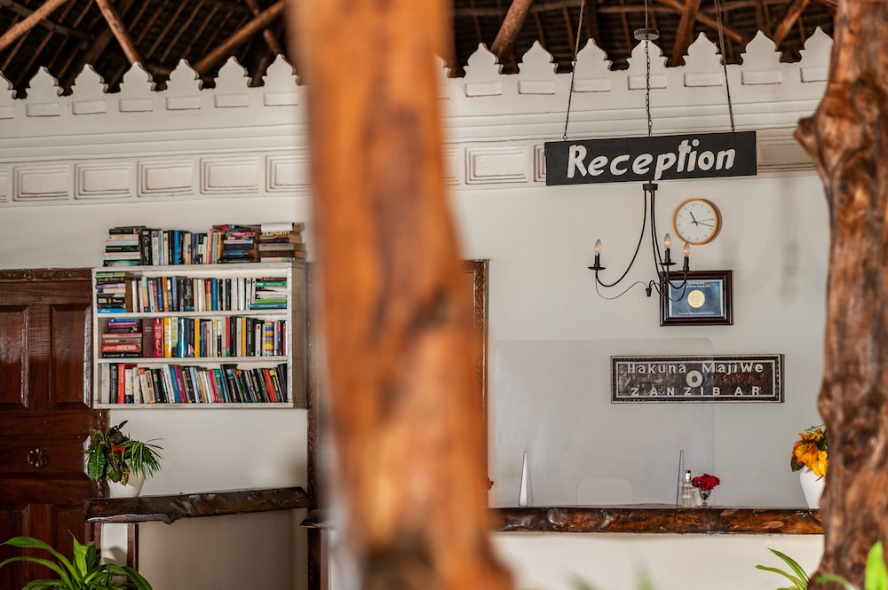 Hakuna Majiwe Beach Lodge