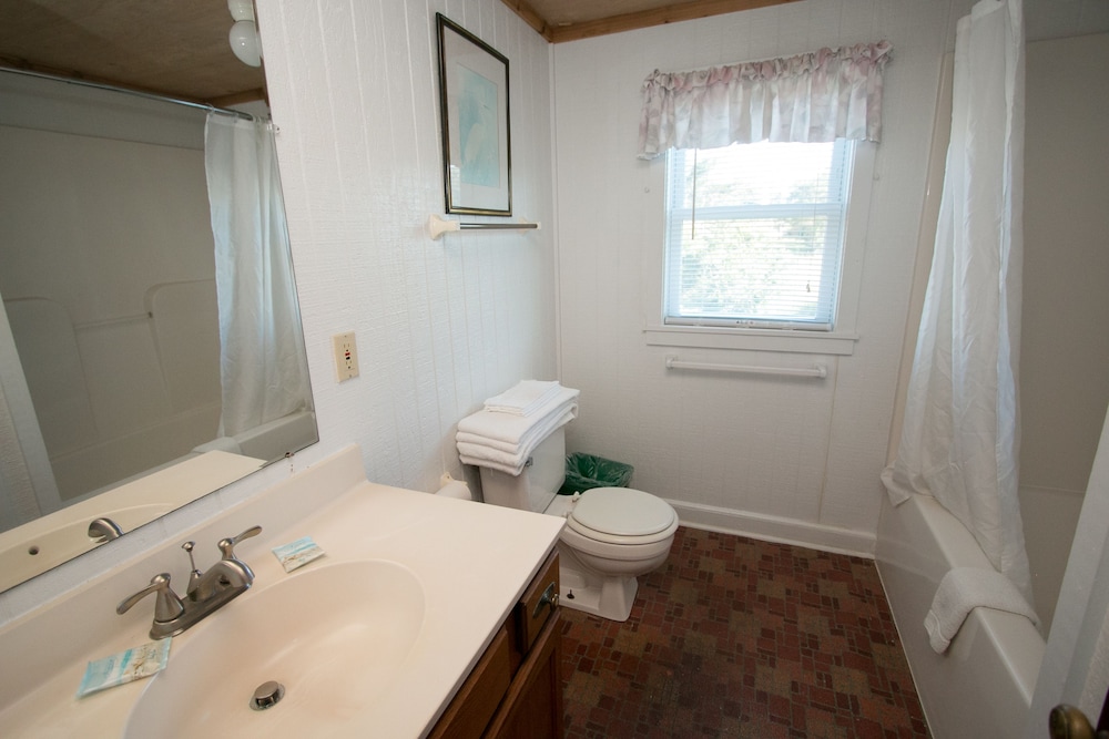 Outer Banks Motel - Village Accommodations