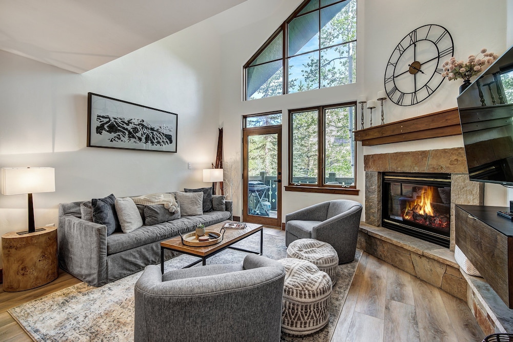 Arrowhead Village Premium 3 Bedroom Condominium 3 Condo