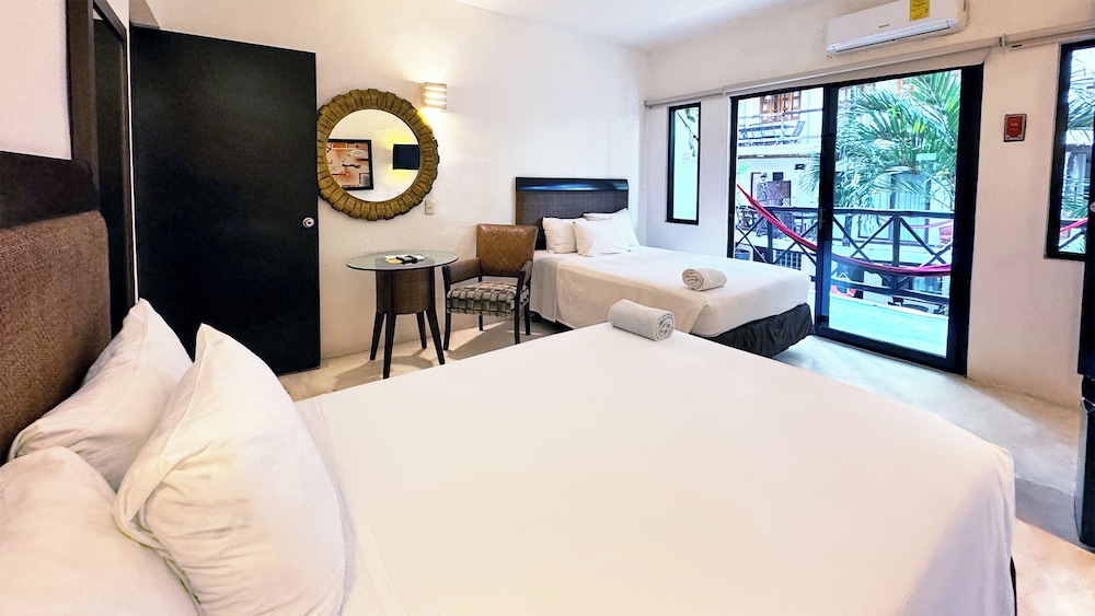 Siesta Fiesta Hotel