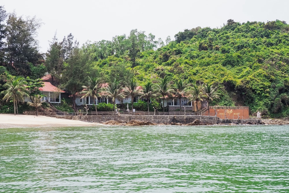 Bounce Beach Hotel & Tien Sa Resort